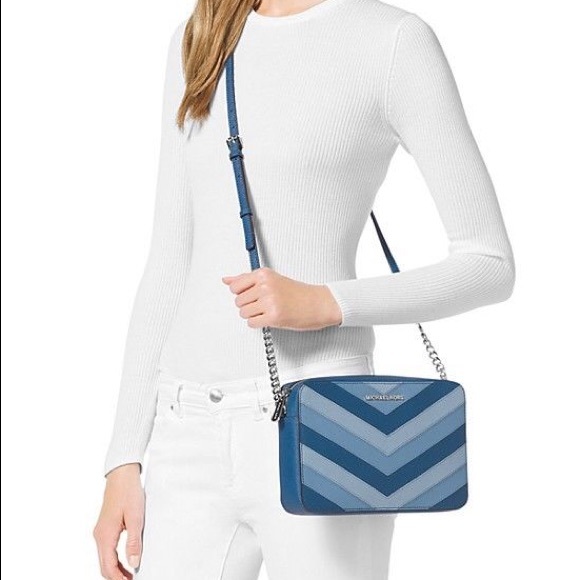 💗MK Jet Set Chevron Blue - Picture 2 of 5